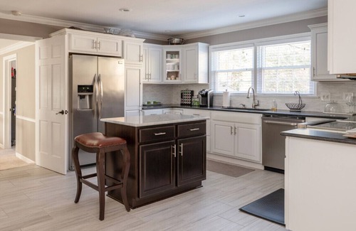 High Point House | Fernwood Manor: Your Cozy Retreat in the Heart of High Point, NC