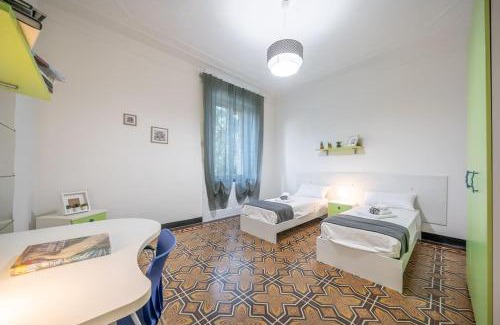Old Town Apartment | FERRARI - Stazione e centro città