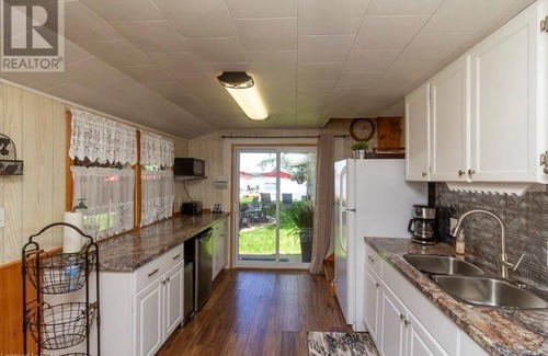 North Kawartha Cottage | Ferry Glen Falls on Chandos Lake