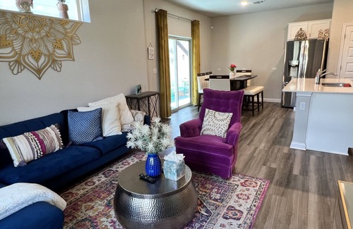 Austin House | Festive Casita Frida - 2 bedroom 2.5 bath