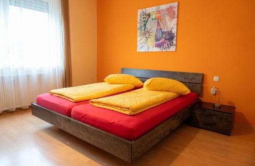 Sandershausen Apartment | Fewo Art City-Studio Kassel 7, groß, modern, citynah, kostenfreie Parkplätze, Süd-Balkon, ruhig, Herkulesblick, voll ausgestattet