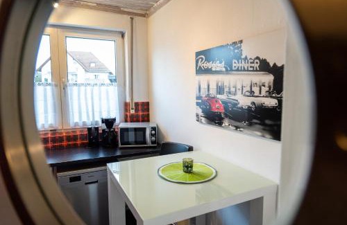 Sandershausen Apartment | Fewo Art City-Studio Kassel 7, groß, modern, citynah, kostenfreie Parkplätze, Süd-Balkon, ruhig, Herkulesblick, voll ausgestattet