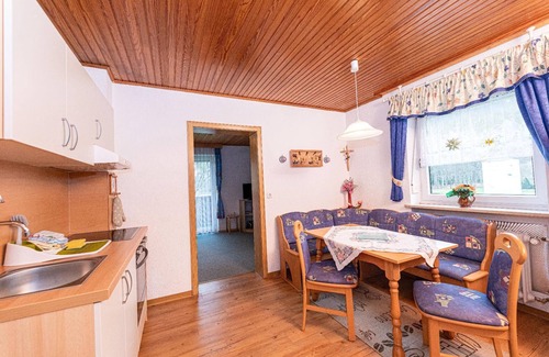 Bad Koetzting Apartment | FeWo Austragsstüberl | Ferienwohnung für 2 Personen mit Treppenlift