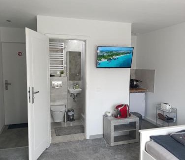 Goerlitz Apartment | FeWo Crystal & Netflix