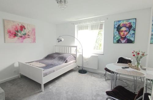 Goerlitz Apartment | FeWo Crystal & Netflix