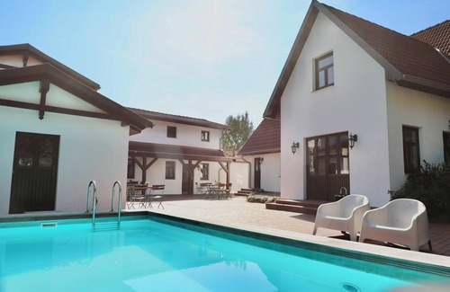 Dargun Apartment | Fewo Dänholm Alte Schule Barlin Mecklenburg Pool