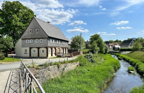 Grossschoenau Apartment | Fewo Frushi mit Whirlpool, Infrarotsauna