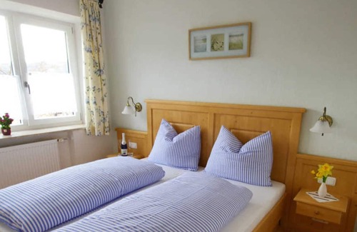 Gmund am Tegernsee Apartment | FEWO GENTIAN - Gasthof am Gasteig