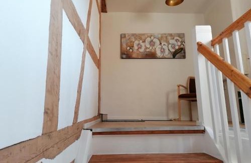 Mobisburg-Rhoda Apartment | FeWo im Lehm-Fachwerkhaus Erfurt mit 3 einzelnen Schlafzimmern je mit TV