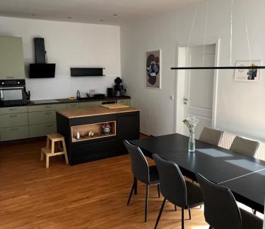 Goerlitz Apartment | FeWo Luise mit 4-Zimmer, Balkon, 127qm