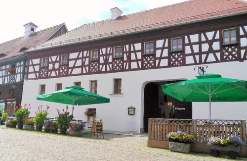 Neualbenreuth Apartment | FeWo mit wunderschönem Ausblick zum Hausberg Tillenberg