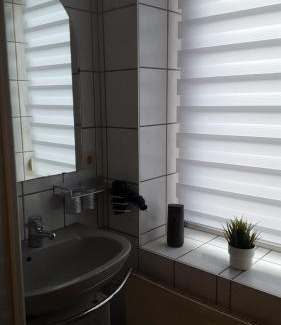 Weissenfels Apartment | FeWo Nina - Monteurwohnung
