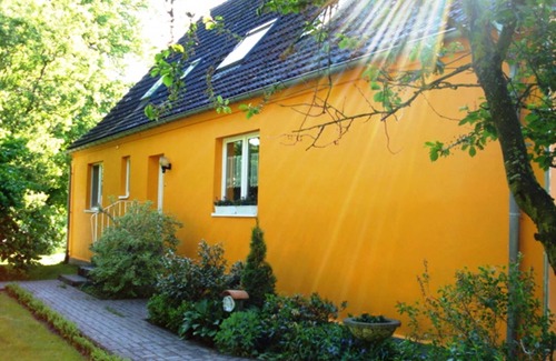 Mellenthin Apartment | Fewo Sündermann mit Terrasse, Pavillon und Grill - Ferienwohnung