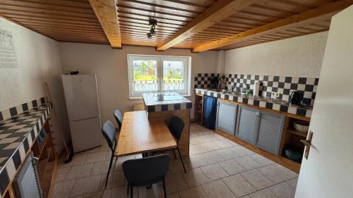 Oberlungwitz Apartment | FeWo -schiefe- Marie