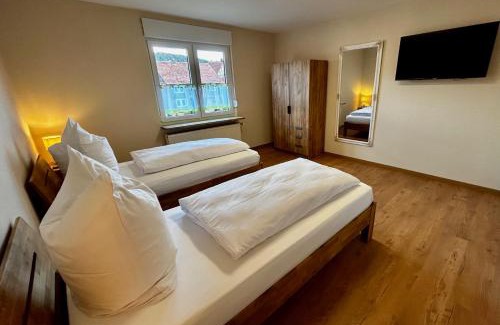 Alheim Apartment | Fewo Unterm Stein - Rotkäppchen - 3 Schlafzimmer