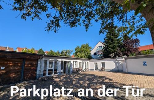 Gotha Apartment | FeWo Urban Gotha - Apartment Orangerie - Am Schlosspark- Parken an der der Tür- Barrierefrei, 900 Meter zum Bahnhof - Wallbox