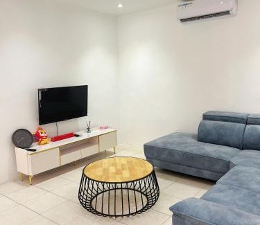 Kampung Tambak Bunga House | FF9 HOMESTAY