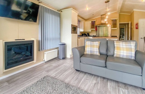 Bethesda House | Ffancon Riverside (Pet)