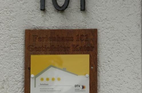 Seepark Kirchheim House | FH "Gestiefelter Kater" am See im hessischen Bergland