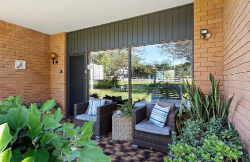 Port Macquarie Apartment | Fi's Beach House