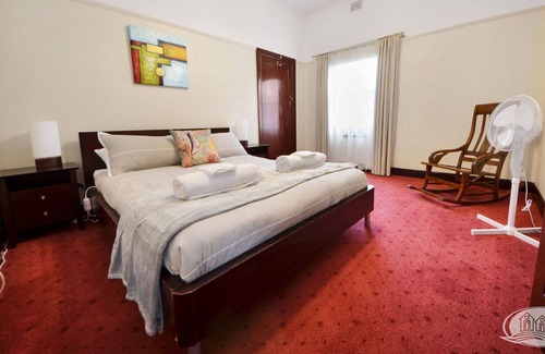 Portland House | Fiammata - Central Family Holiday house