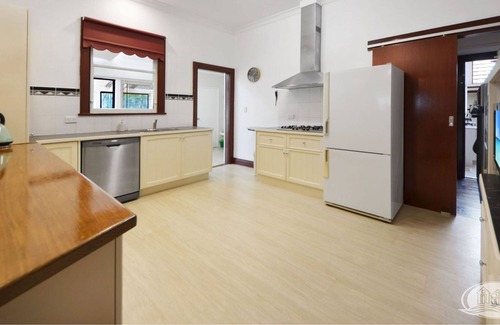 Portland House | Fiammata - Central Family Holiday house