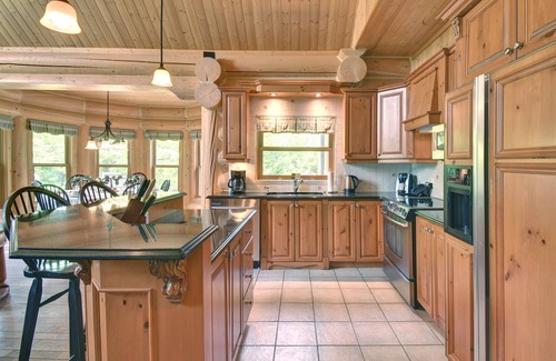 Fiddler Lake Resort Ski Chalet | Fiddler Lake Cottage #12 - Dapper Rabbit