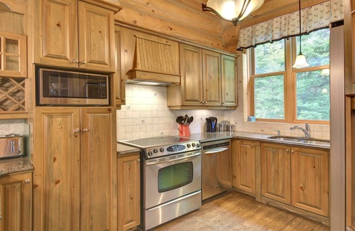 Fiddler Lake Resort Ski Chalet | Fiddler Lake Cottage #25 - Charming Bear