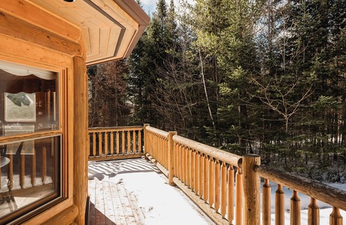 Fiddler Lake Resort House | Fiddler Lake Resort Chalet: Private Pool & Jacuzzi