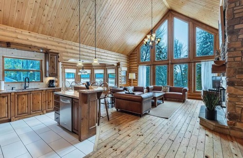 Fiddler Lake Resort House | Fiddler Lake Resort Deer 79 + Private Jacuzzi