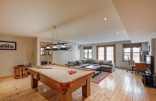 Fiddler Lake Resort Ski Chalet | Fiddler Lake Resort Chalet 68 Deer with pool