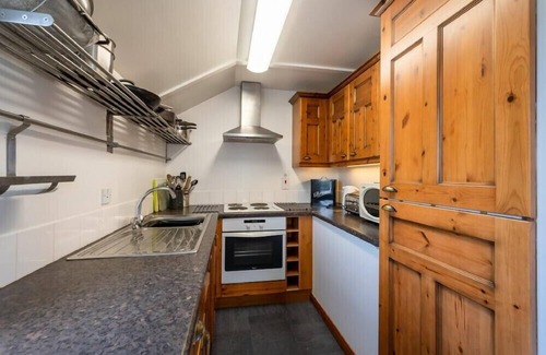 Embleton Cottage | FIDRA, pet friendly, with a garden in Embleton