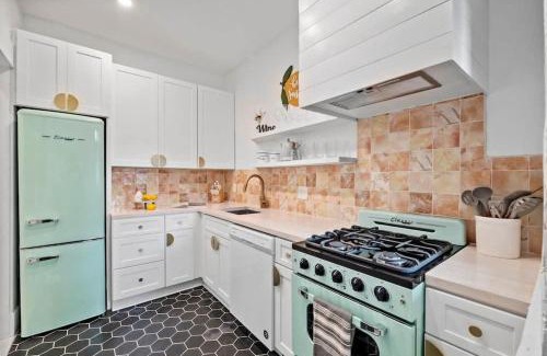 Candler Park Apartment | Field of Green