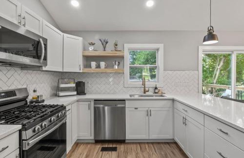 Angier House | Fieldview Retreat, Sleeps 7