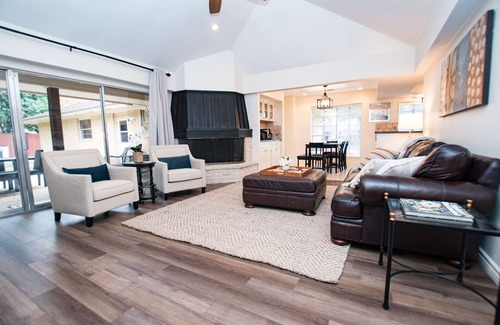 Whispering Oaks House | *Fiesta Tx, Riverwalk, Pearl|5 Bdrm-3 Kings|Golf,Ping-Pong|4 TVs|Hi-Spd WIFI*