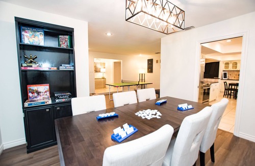 Whispering Oaks House | *Fiesta Tx, Riverwalk, Pearl|5 Bdrm-3 Kings|Golf,Ping-Pong|4 TVs|Hi-Spd WIFI*