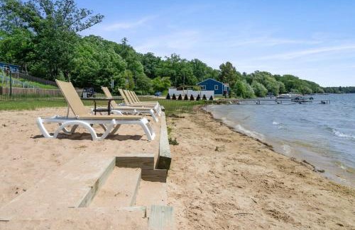 Mayfield Apartment | Fife Lake Lodge 2BR with Kitchen & Lake Views