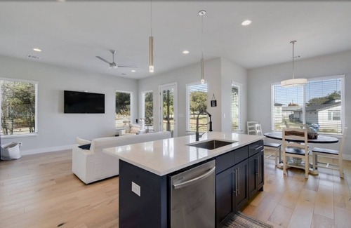 Granite Shoals House | FIFTY SHADES OF FUN - Waterfront home of Lake LBJ