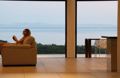Lautoka House | Fiji Luxury Pool Villa 2