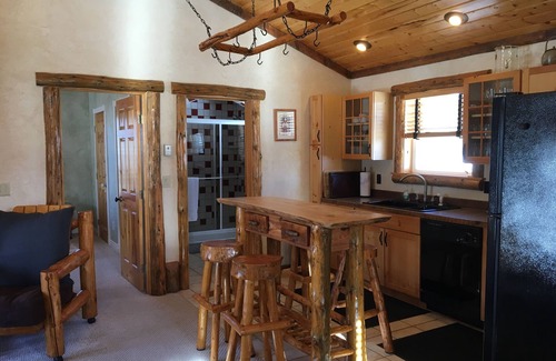 Red Lodge House | Fin+Pin Lodge, historic downtown, wifi, cable tv, deck, patio, fireplace, view