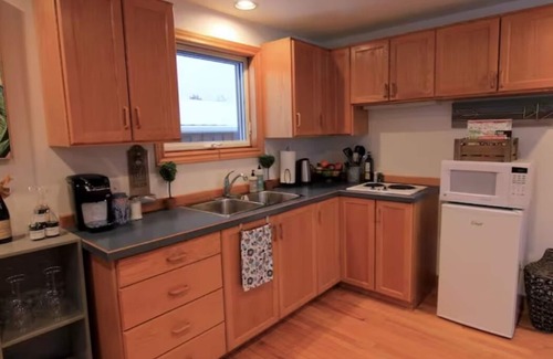 Lincoln Cottage | Finally the Perfect Escape in Niagara!
