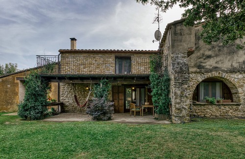 Sant Ferriol Villa | Finca "Can L'Hospitalet" with Private Pool, Private Terraces & Wi-Fi