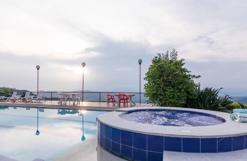 Manizales Villa | Finca Montana Luxe / Piscina Climatizada & Jacuzzi