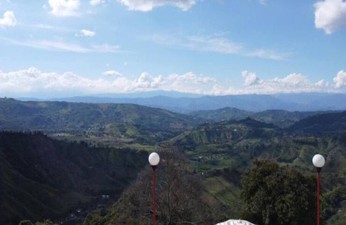 Manizales Villa | Finca Montana Luxe / Piscina Climatizada & Jacuzzi