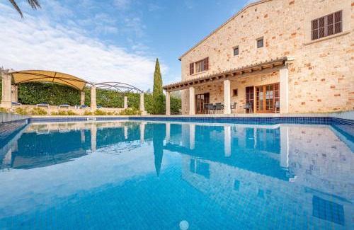 Es Llombards Villa | Finca Sa Bassa des Castellet by Mallorca House Rent