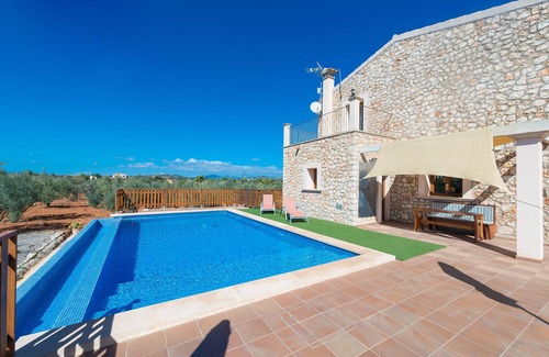 Manacor Villa | Finca Sanchez with Sea View, Pool, Wi-Fi, Balcony, Terrace & Garden; Parking Available