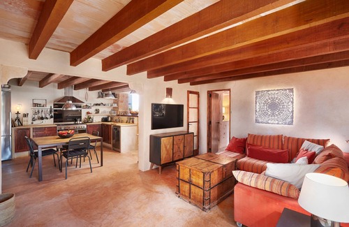 Es Palmer Villa | Finca 'Son Garreta' with Views of the Tramuntana, Private Pool and Wi-Fi