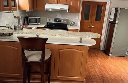 Willowdale House | Finch/Yonge Subway Station Walking 12 Minutes Private Bedroom