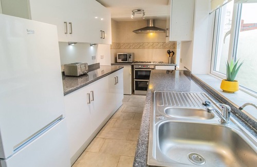 South Shields House | ✪ Find DWELLCOME HOME Ltd✪ 8 Ensuite Bed Townhouse