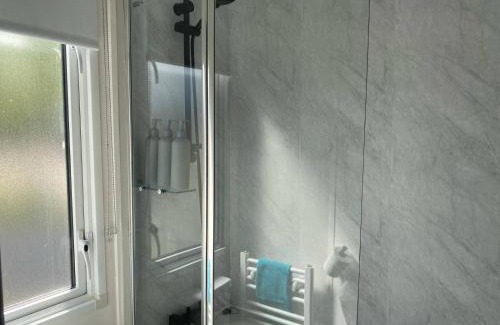 Forres House | Findhorn Lodge - Peaceful - Pets - Sleeps 4